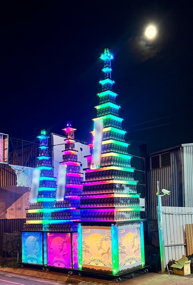 13層超級巨無霸天塔